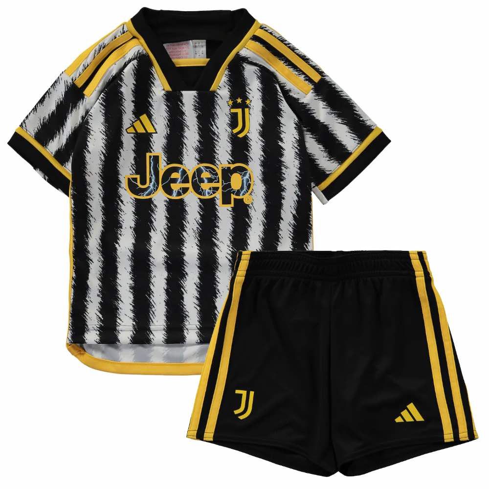 Camiseta + short Juventus local niño 2023/2024 vista sobre fondo blanco