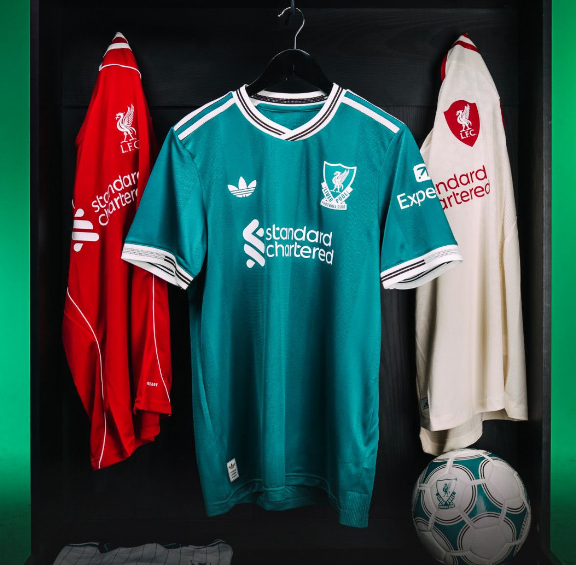 Camiseta Liverpool Tercera - 2025/26