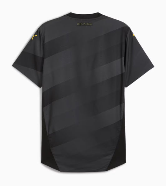 Camiseta Borussia Dortmund alternativa 2024/2025 vista sobre fondo blanco