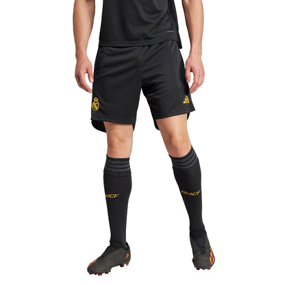 Short Real Madrid tercera 2023/2024 vista sobre fondo blanco