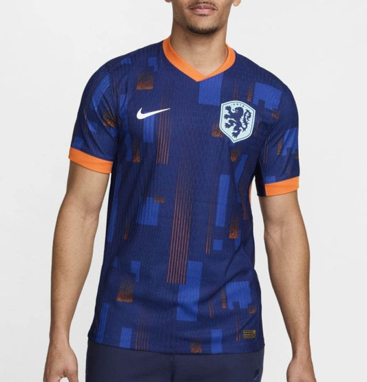 Camiseta Holanda alternativa - Eurocopa 2024 vista sobre fondo blanco