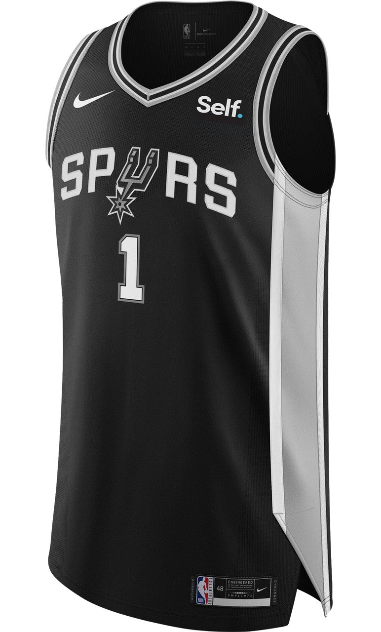 Camiseta San Antonio Spurs 23/24 vista sobre fondo blanco