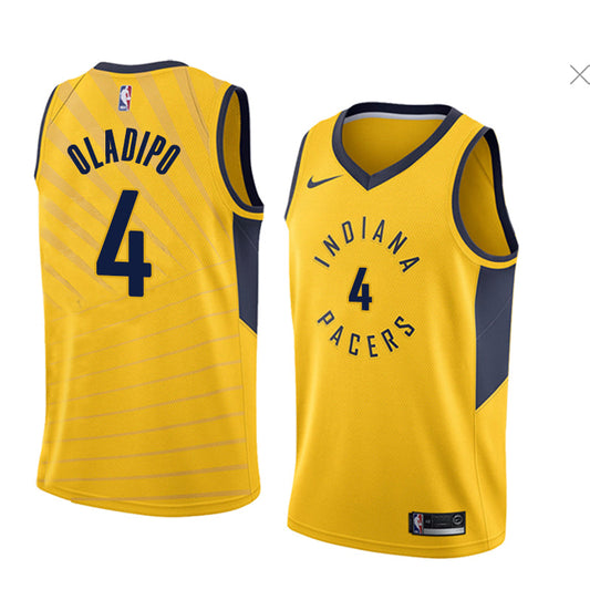 Camiseta Indiana Pacers amarilla 2018 vista sobre fondo blanco