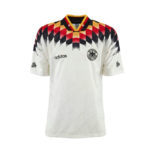 Camiseta Retro Alemania 1994 vista sobre fondo blanco