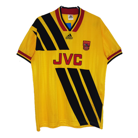 Camiseta Arsenal Retro 1993-1994 vista sobre fondo blanco