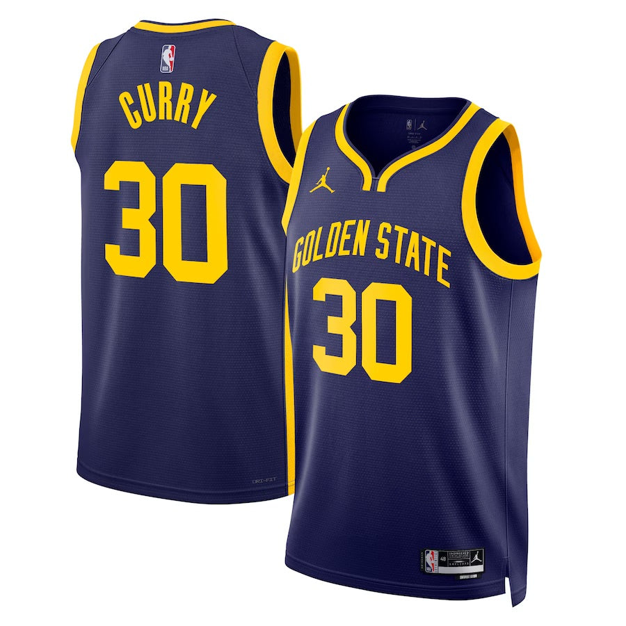 Camiseta Golden State Warriors Jordan 2023 vista sobre fondo blanco